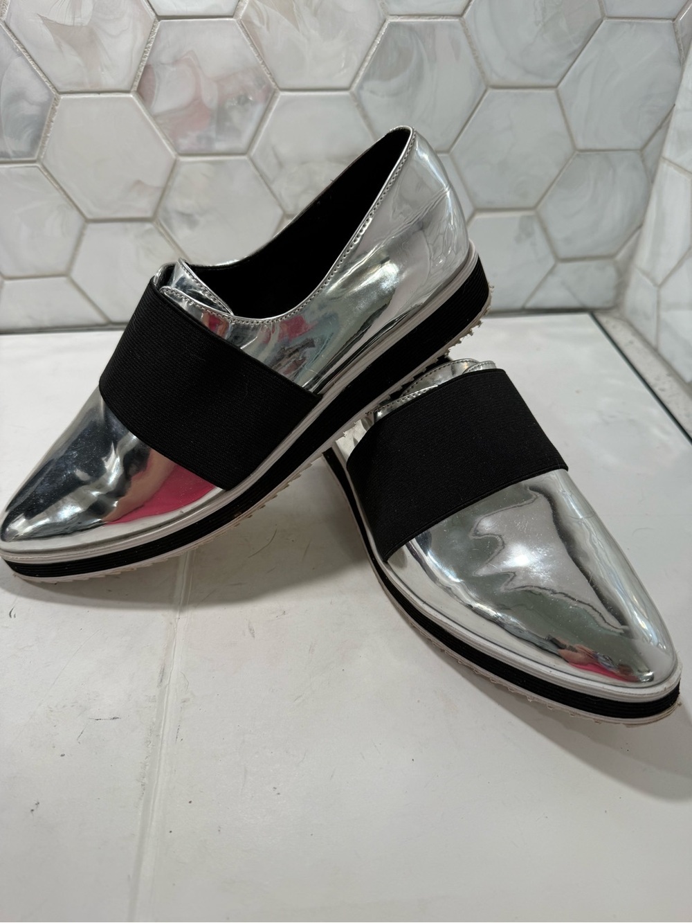 Karl Lagerfeld Paris Kristi 3 Chrome Metallic Silver Black Slip On Shoes Sz 7.5